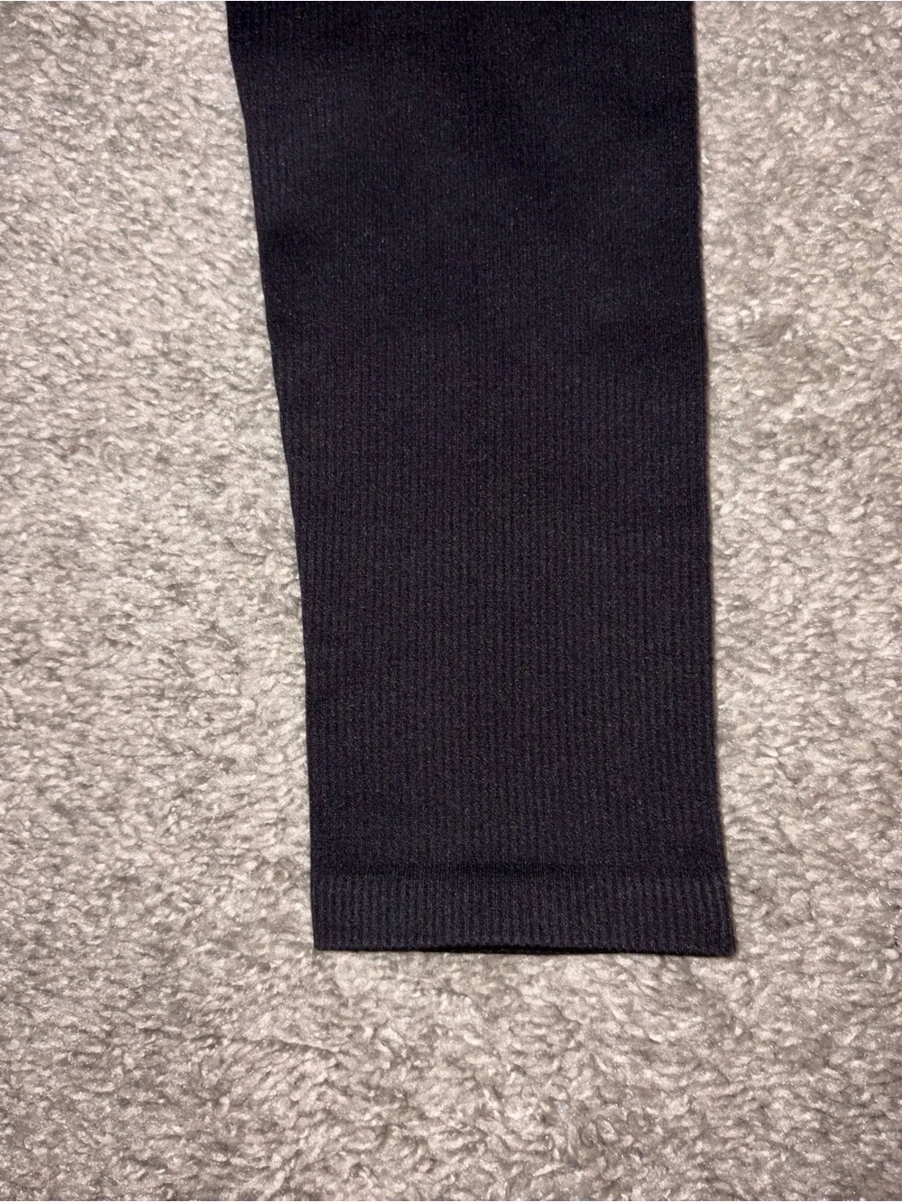 🧘‍♀️ Alo Yoga Seamless High-Waist Ribbed Legging – Black (Size XS)